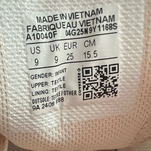 Converse Chuck Taylor All Star Toddler Sherpa Bear Shoes- Size 9 - Picture 7 of 7